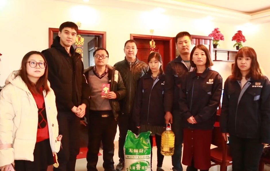 賽維亞倉儲貨架慰問困難戶