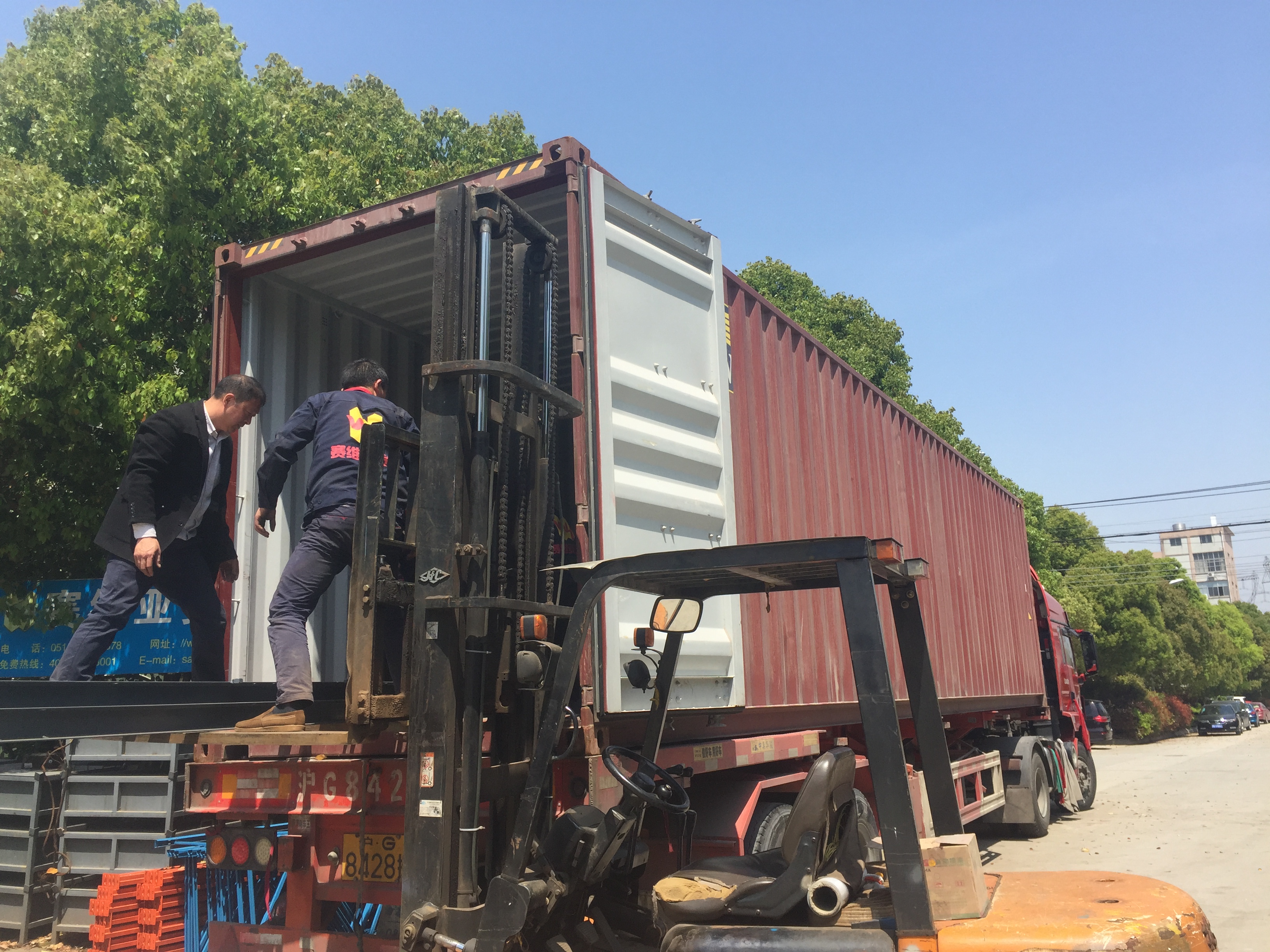 無錫賽維亞模具貨架裝車