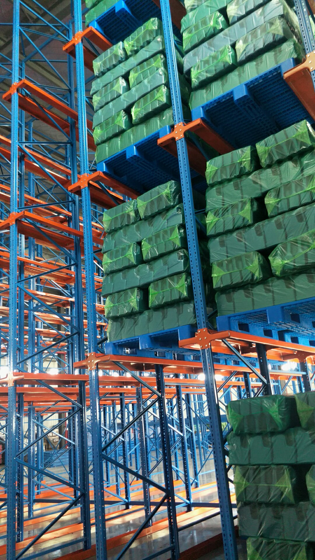 無錫賽維亞貫通貨架安裝