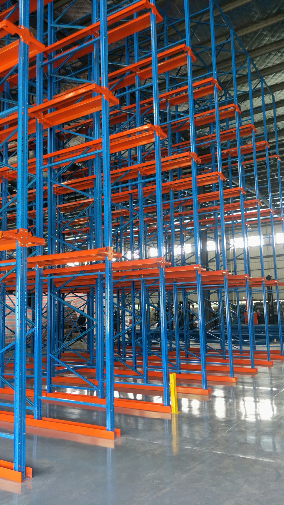 貫通貨架,無(wú)錫貫通式貨架廠家,貨架安裝成功案例 