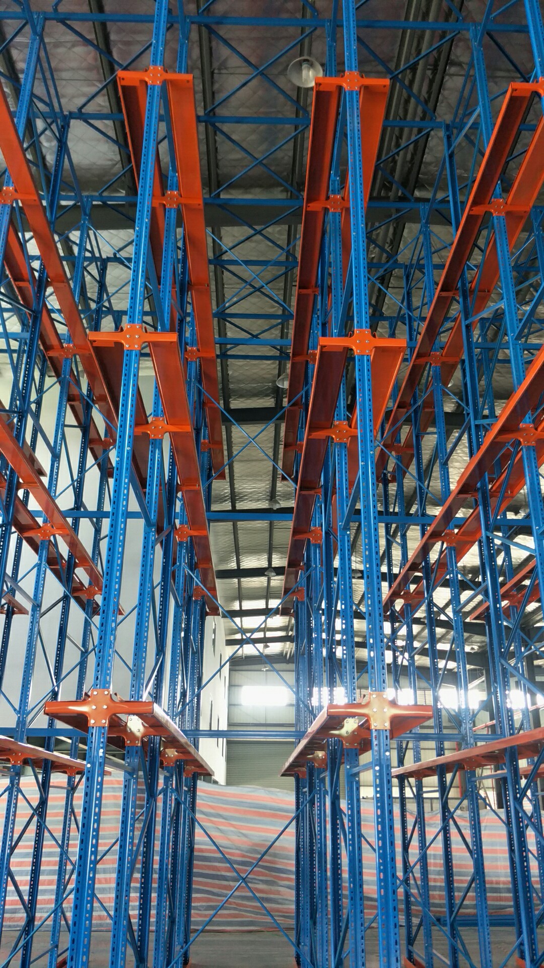 貫通貨架,無(wú)錫貫通式貨架廠家,貨架安裝成功案例 