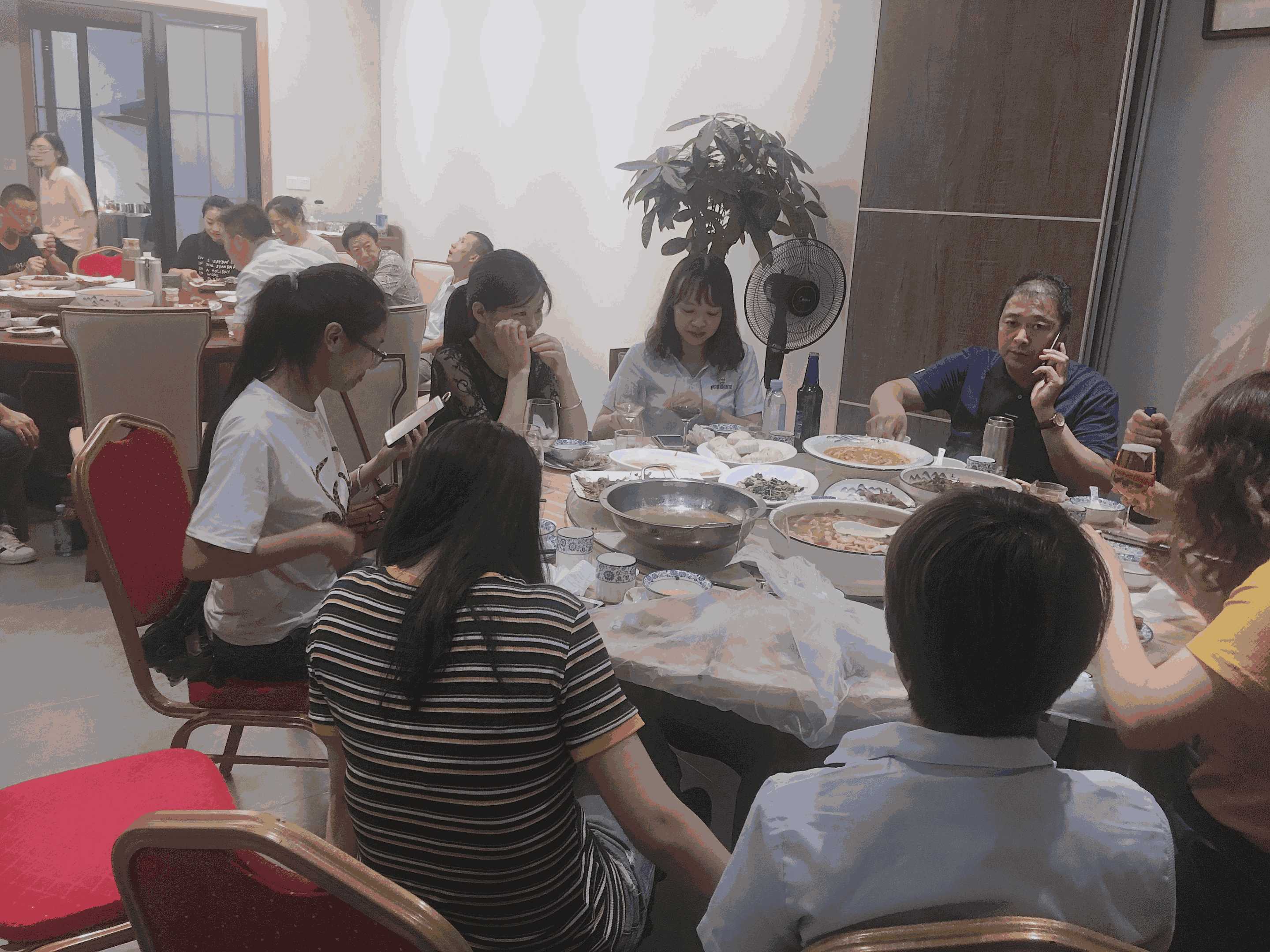 吃飯,公司聚餐,員工聚會 吃飯,公司聚餐,員工聚會