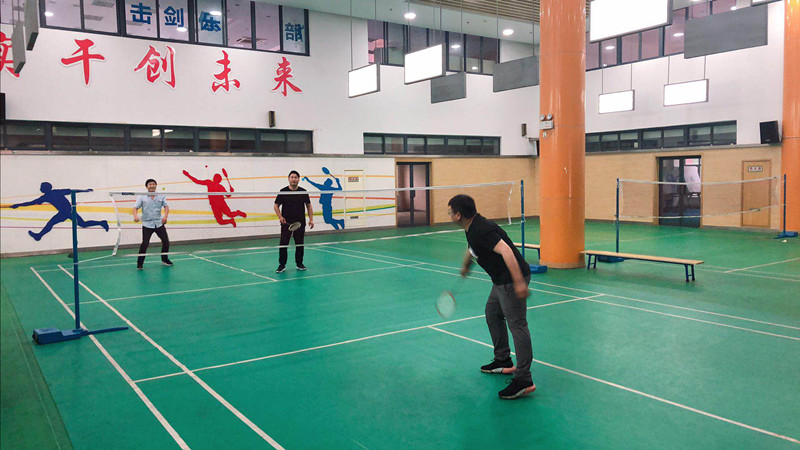 打羽毛球,天一體育館,倉儲貨架